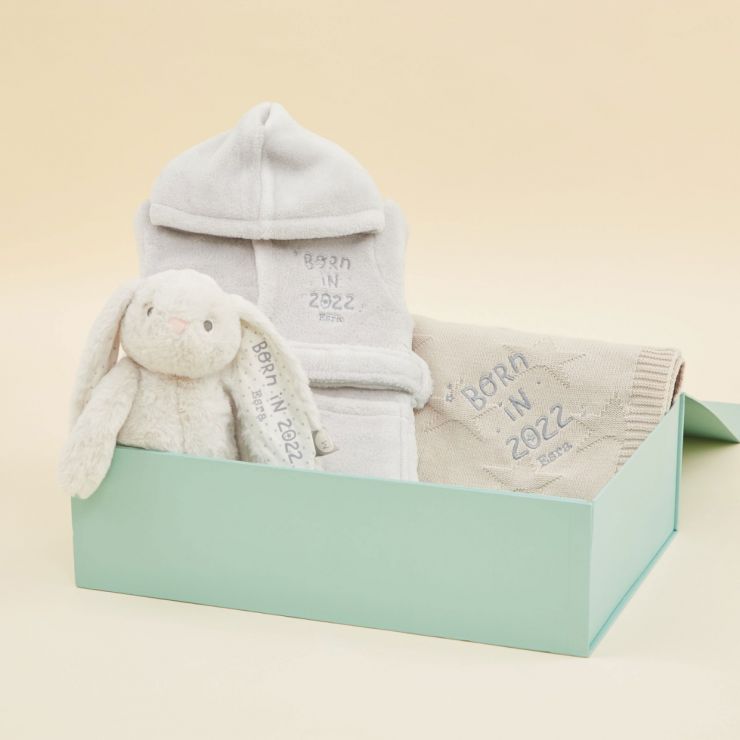 Personalised Born in 2022 Neutral Baby Essentials Gift Set