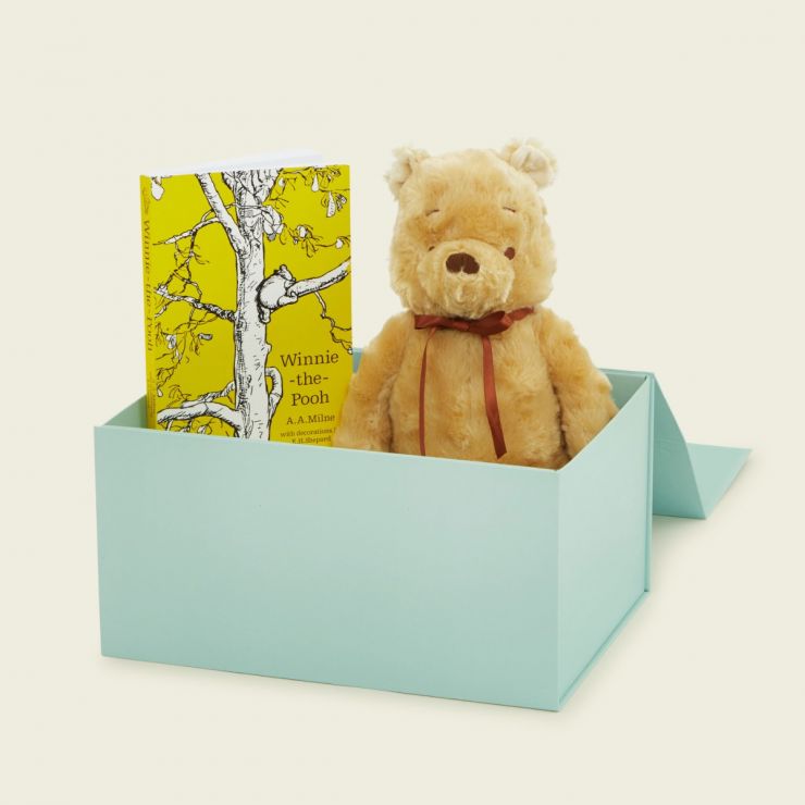 Personalised Disney Winnie the Pooh Read and Cuddle Gift Set